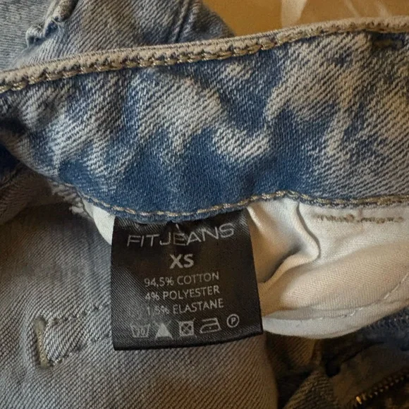 FITJEANS Classic Denim Jeans - Picture 6 of 6